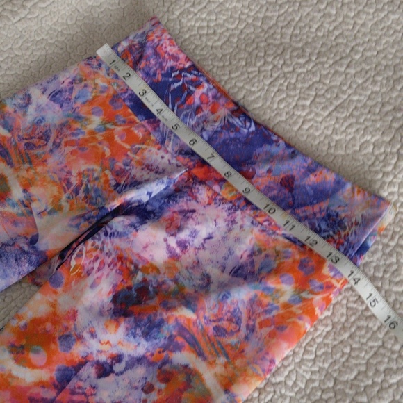 Onzie S/M Watercolor Tie Dye Crop Leggings - Picture 8 of 11